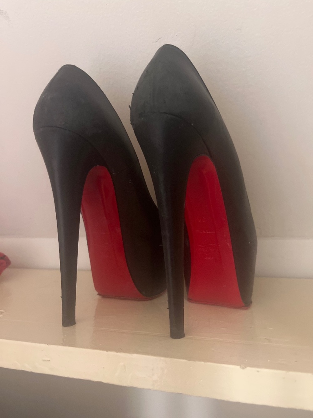 Christian Louboutin 38